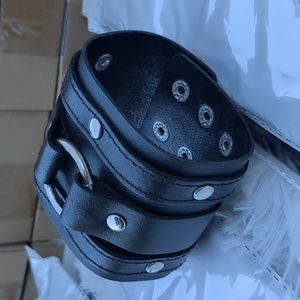 Genuine Leather Cuff Set